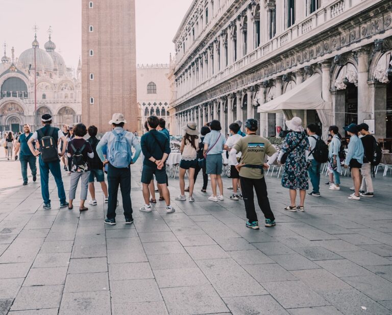 How to Make the Most of Group Travel with Trifavoyages Services